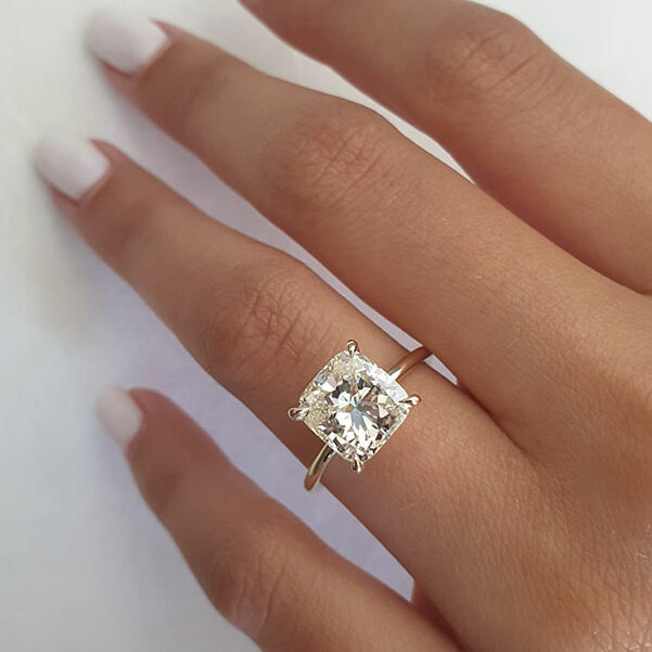 Champagne: 3 carat cushion cut engagement ring | Nature Sparkle