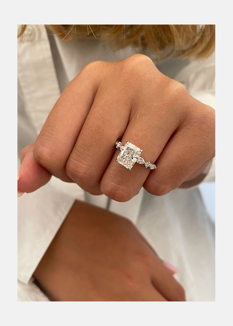 2 carat emerald cut engagement rings