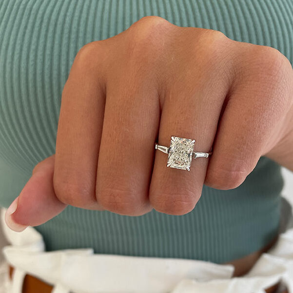 Three Stone Radiant Double Prong Engagement Ring丨Italo Jewelry